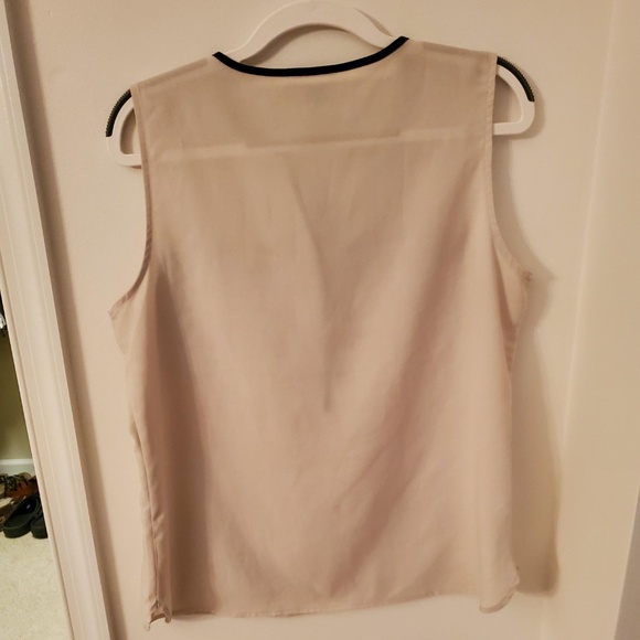 Ann Taylor White & Black Sleeveless Shirt - Picture 3 of 3